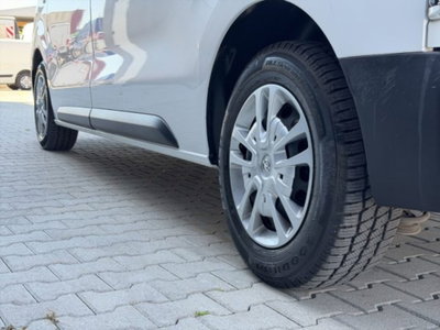 Opel Vivaro 1.5 Diesel 120CV S&S PC-TN S (18)