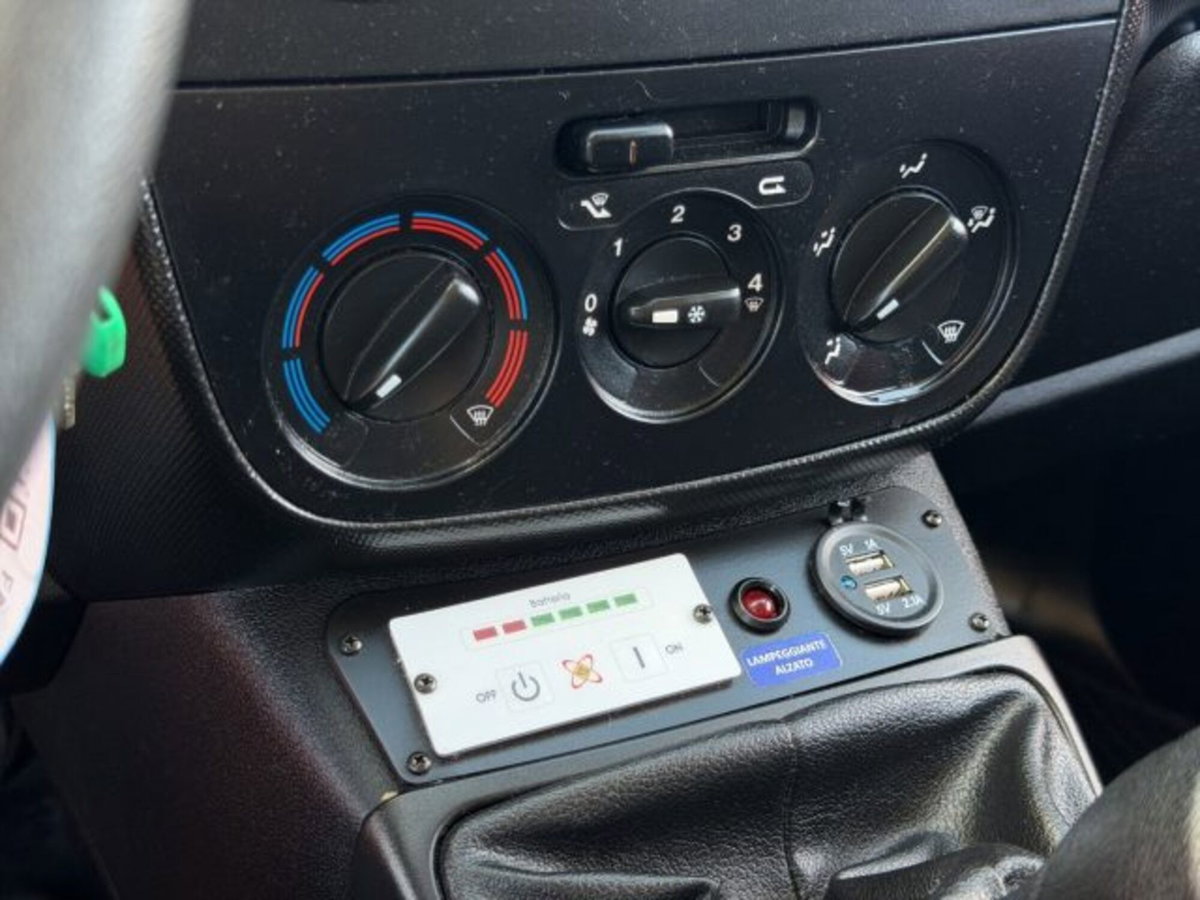 Fiat Fiorino Furgone cargo 1.3 mjt 95cv Adventure (14)