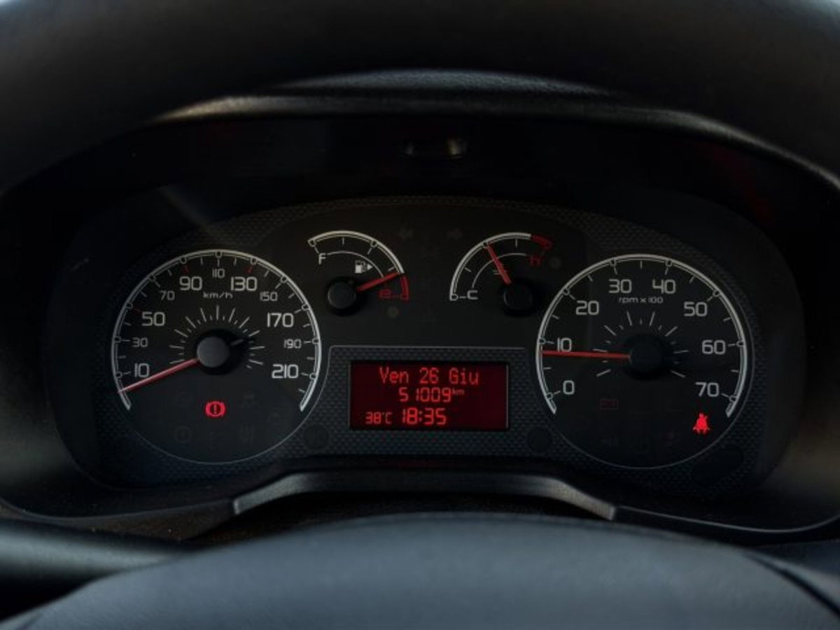 Fiat Fiorino Furgone cargo 1.3 mjt 95cv Adventure (12)