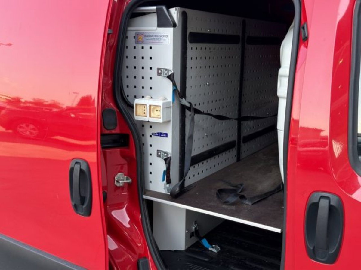 Fiat Fiorino Furgone cargo 1.3 mjt 95cv Adventure (8)