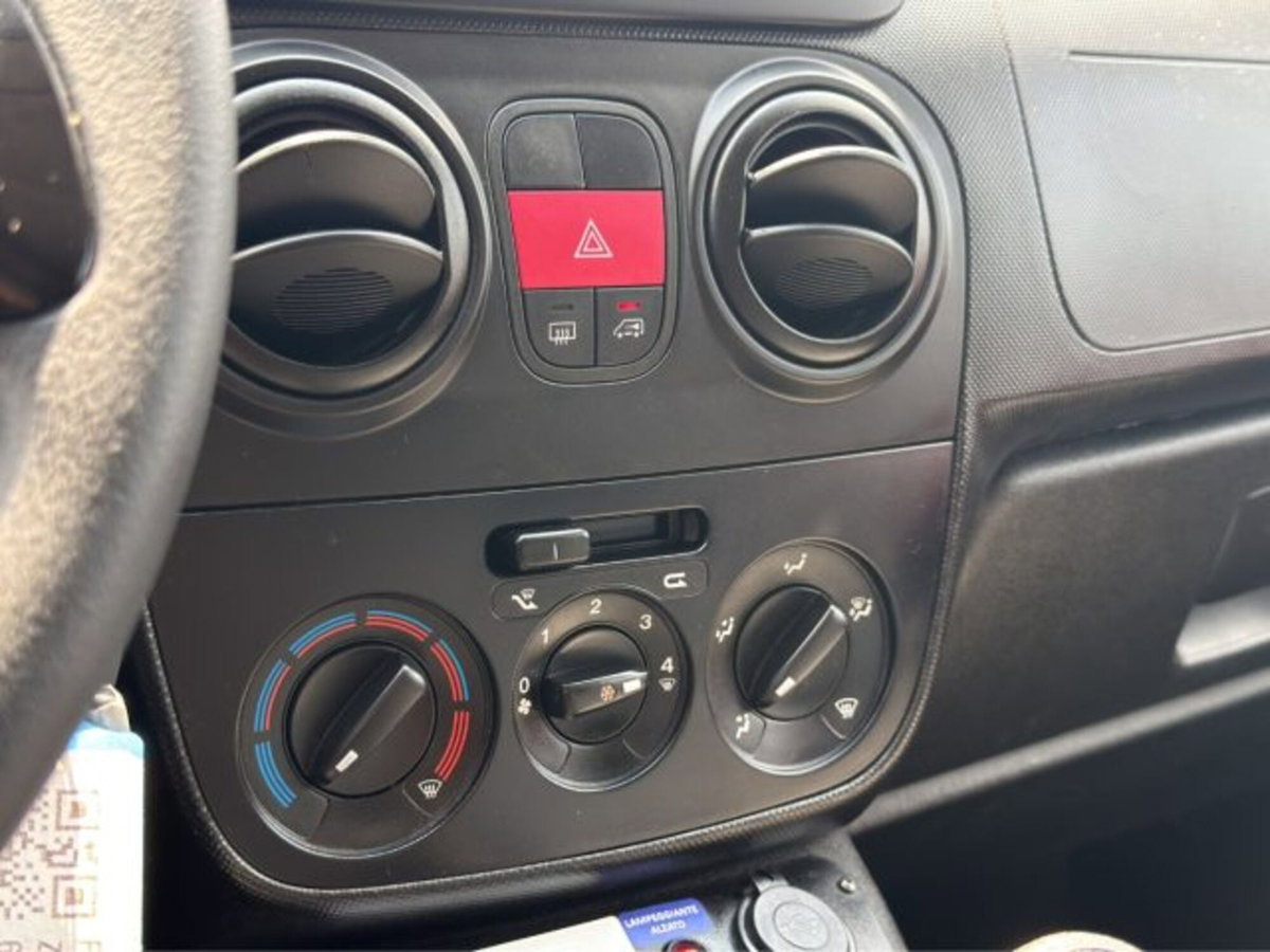 Fiat Fiorino Furgone cargo 1.3 mjt 95cv Adventure (13)
