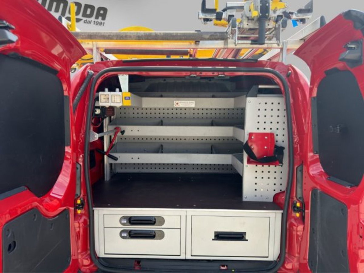 Fiat Fiorino Furgone cargo 1.3 mjt 95cv Adventure (14)