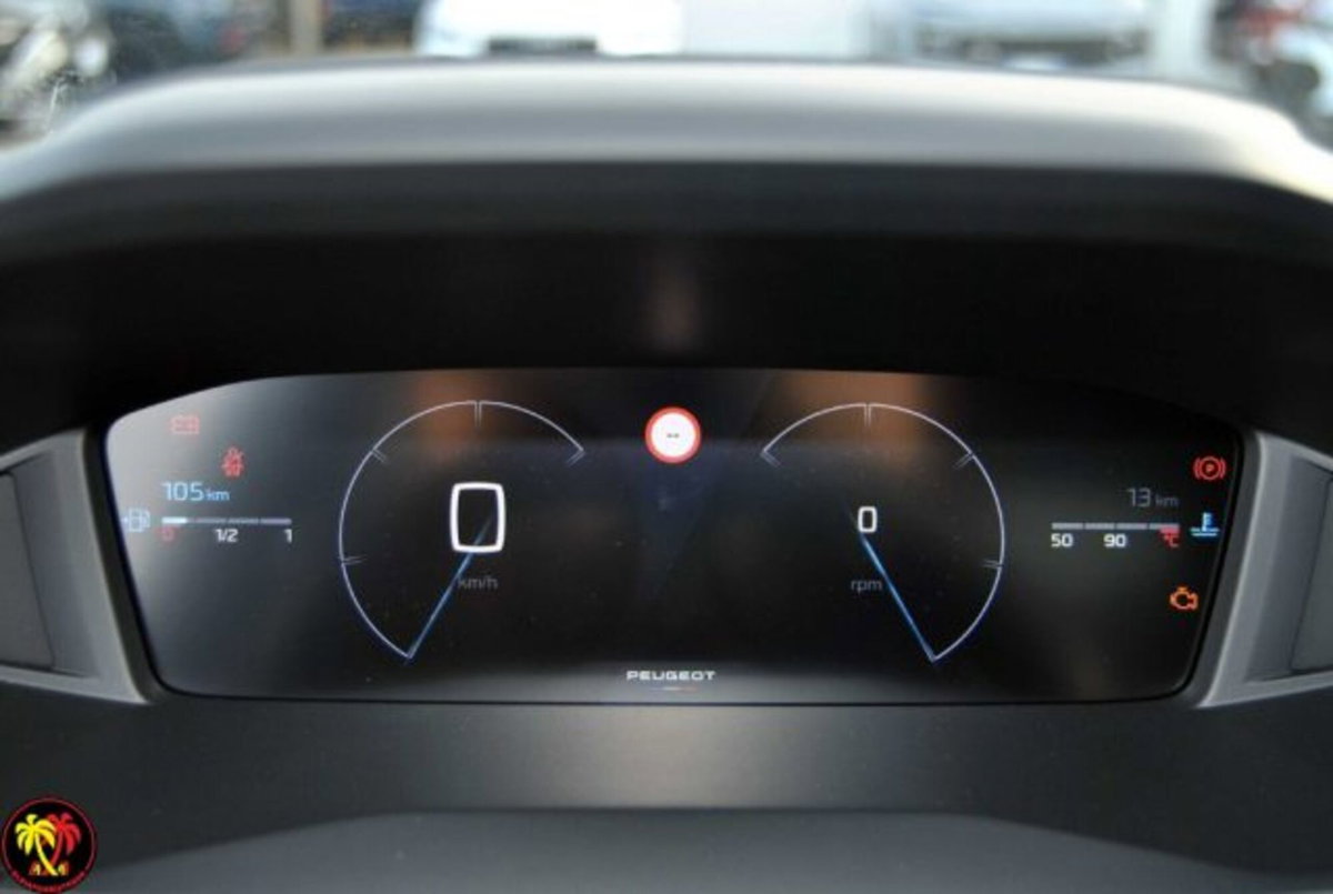 Peugeot 2008 PureTech 100 S&S Allure (10)