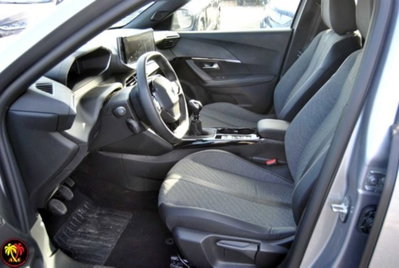 Peugeot 2008 PureTech 100 S&S Allure (11)