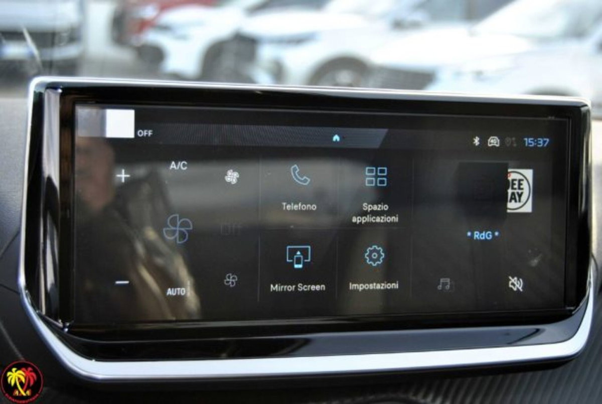 Peugeot 2008 PureTech 100 S&S Allure (7)