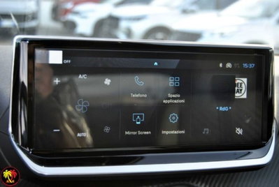 Peugeot 2008 PureTech 100 S&S Allure (7)