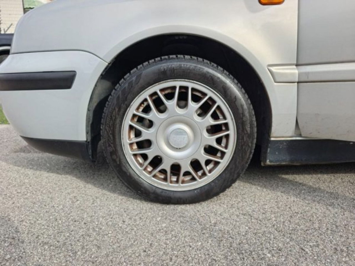 Volkswagen Golf Cabrio 1.6 cat Highline (13)