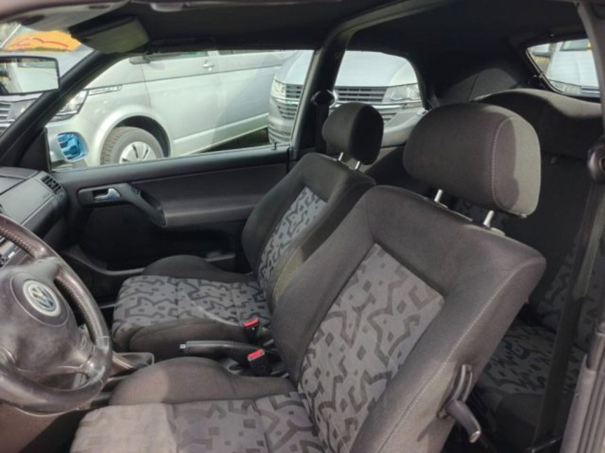 Volkswagen Golf Cabrio 1.6 cat Highline (18)