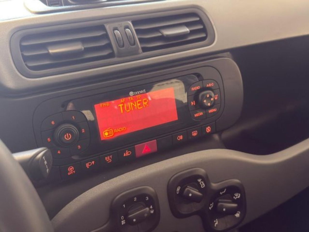 Fiat Panda 1.0 firefly hybrid s&s 70cv 5p.ti (14)