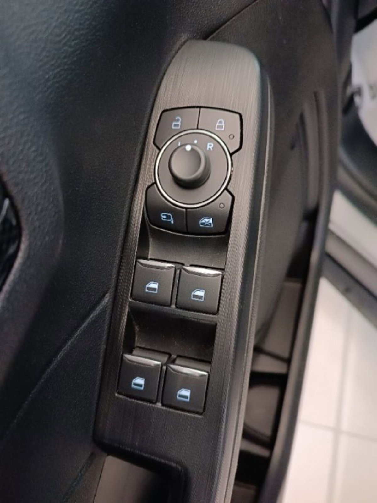 Ford Kuga 2.0 EcoBlue 120 CV aut. 2WD ST-Line X (13)