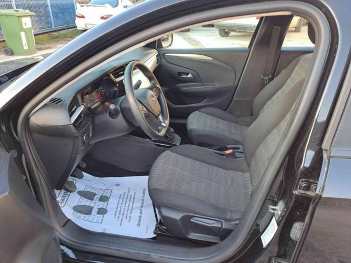 Opel Corsa 1.2 Edition (2)