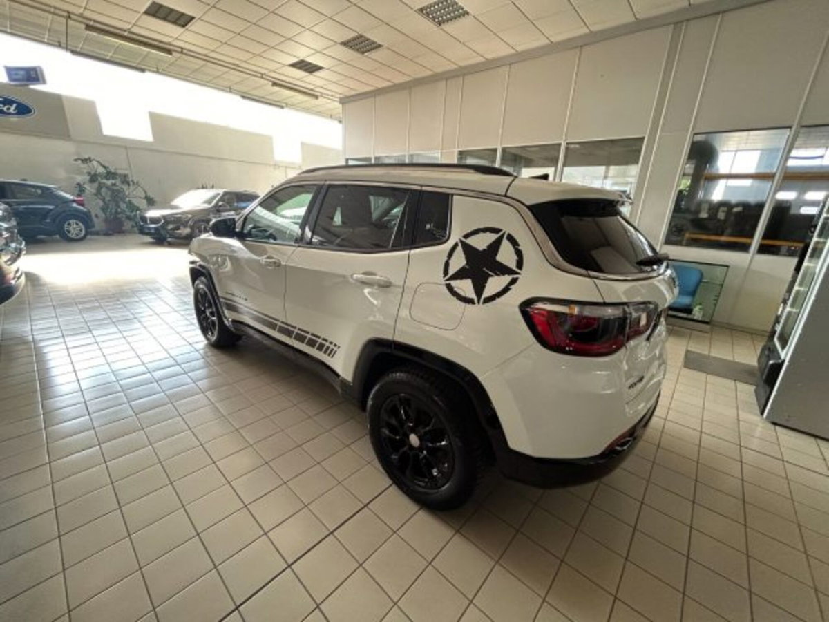 Jeep Compass 1.3 T4 190CV PHEV AT6 4xe Night Eagle (3)