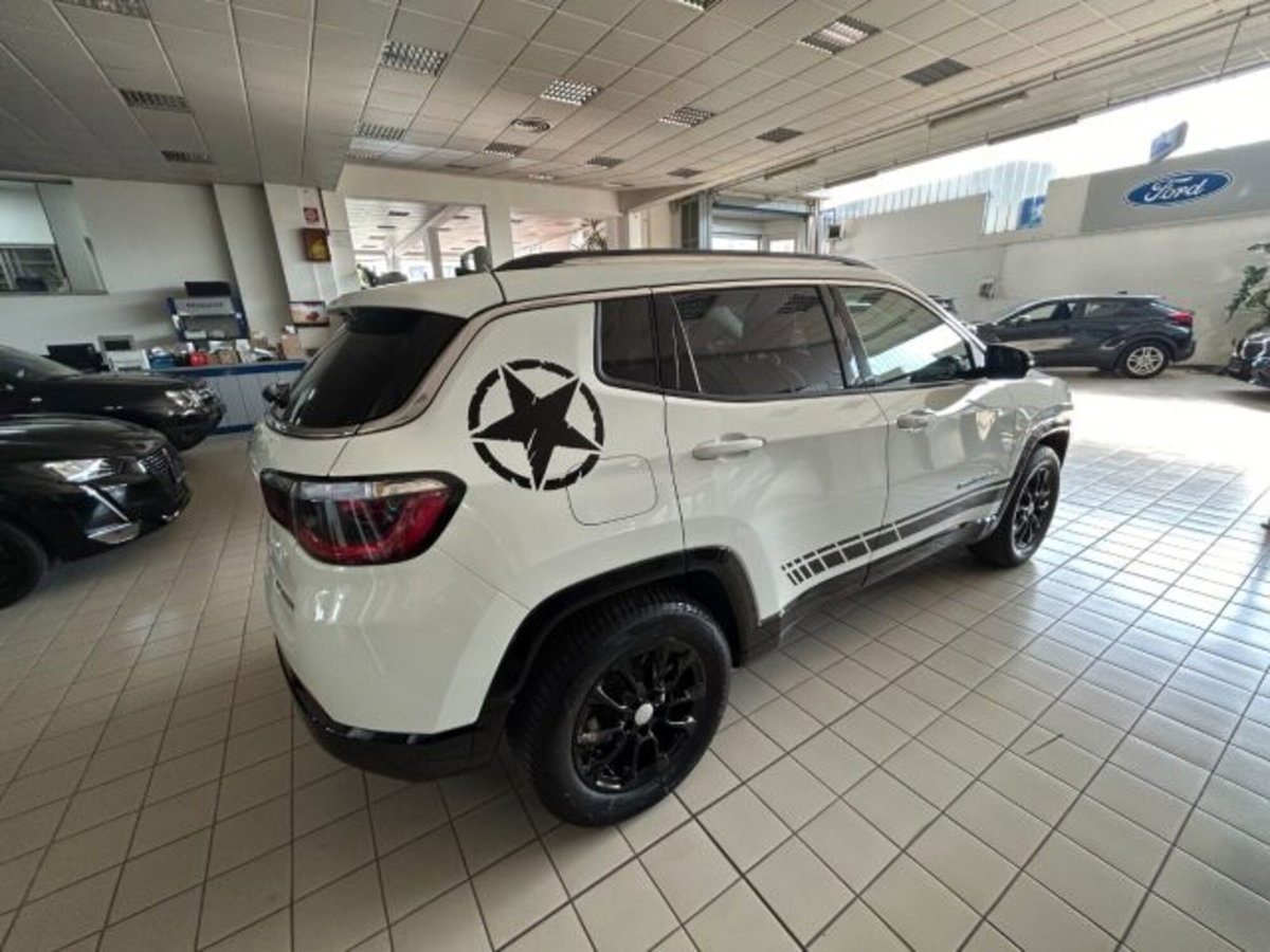 Jeep Compass 1.3 T4 190CV PHEV AT6 4xe Night Eagle (4)