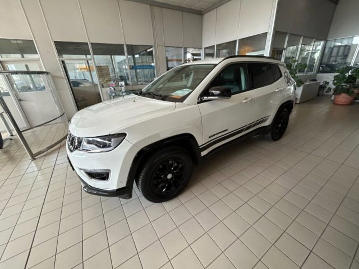 Jeep Compass 1.3 T4 190CV PHEV AT6 4xe Night Eagle (7)