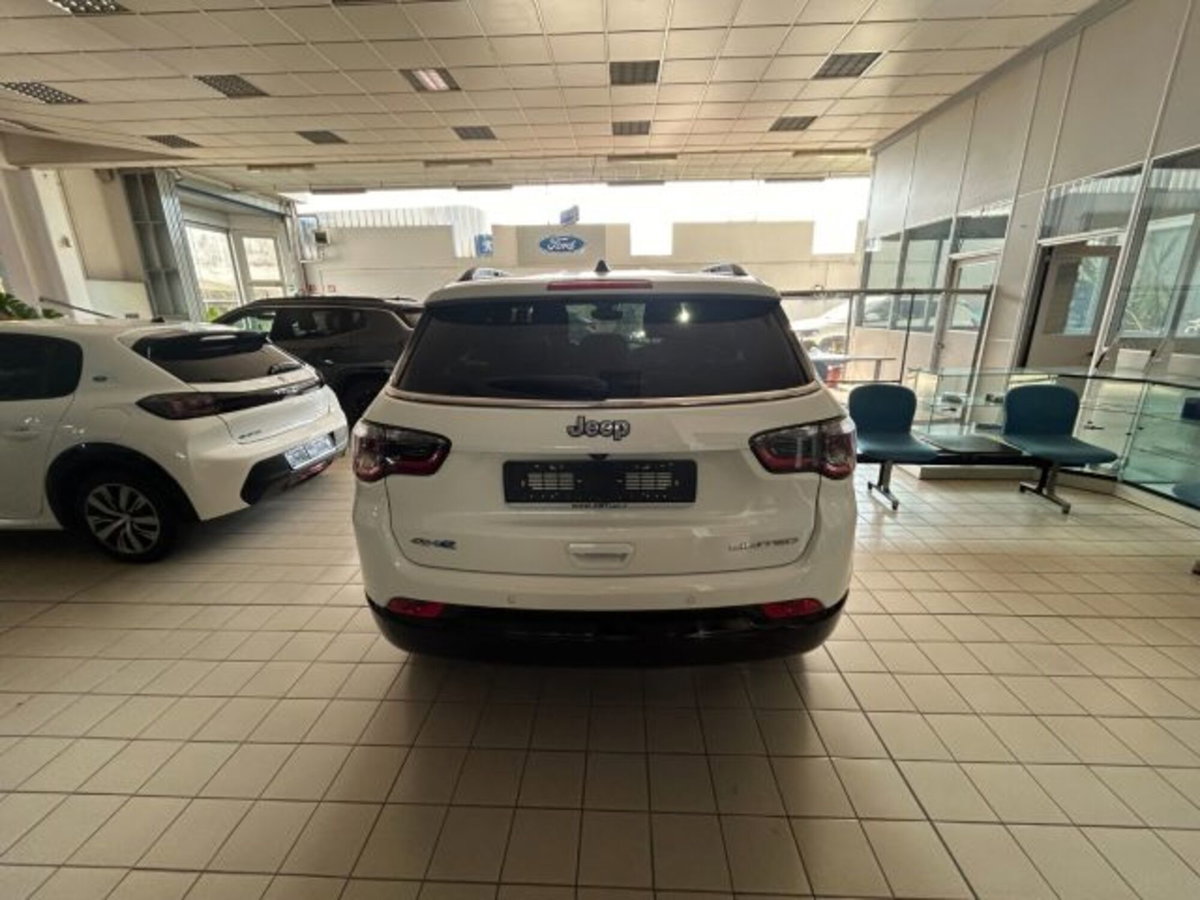 Jeep Compass 1.3 T4 190CV PHEV AT6 4xe Night Eagle (8)