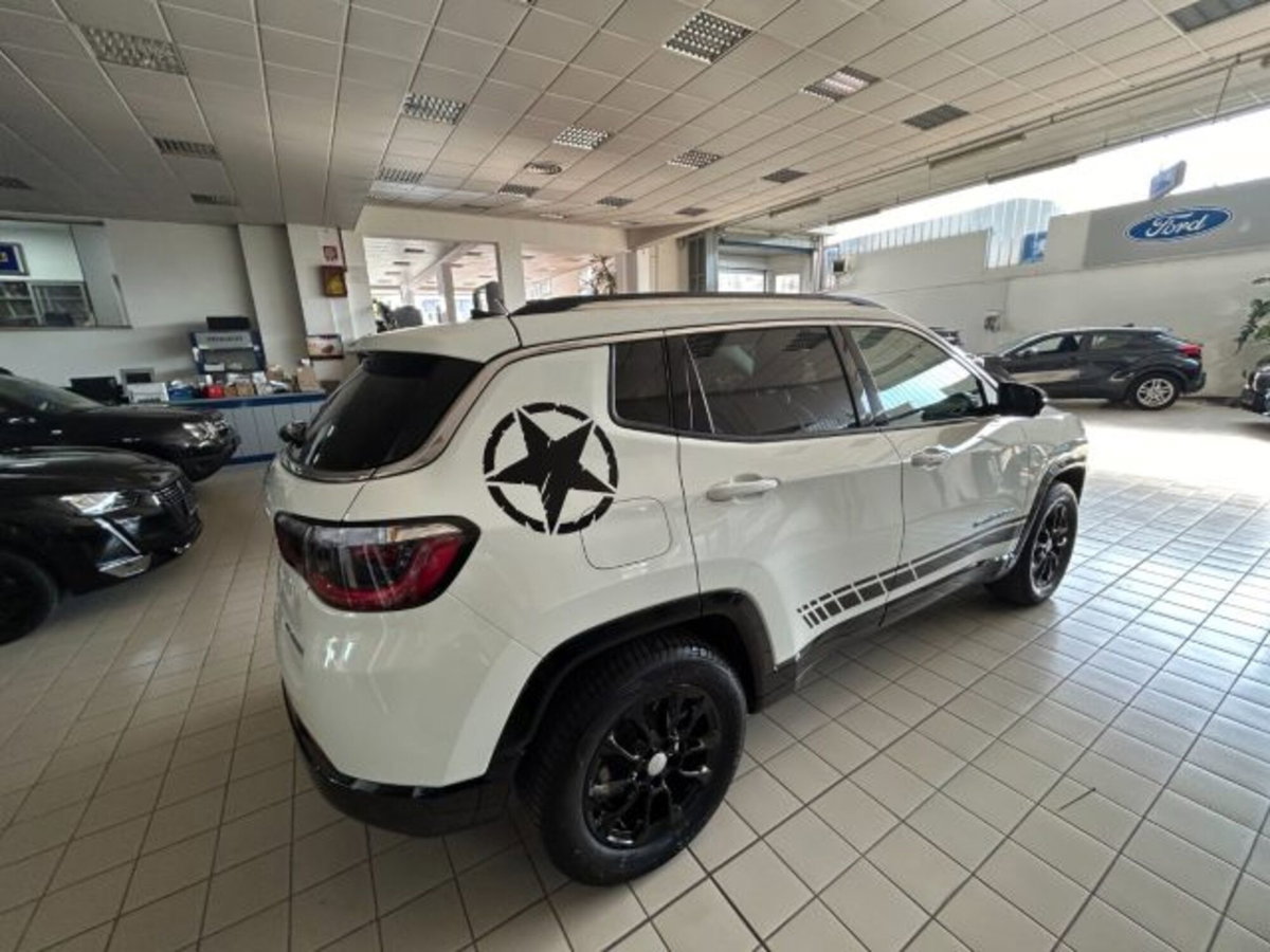 Jeep Compass 1.3 T4 190CV PHEV AT6 4xe Night Eagle (9)