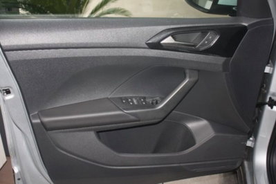 Volkswagen T-Cross 1.0 tsi Edition 95cv (11)