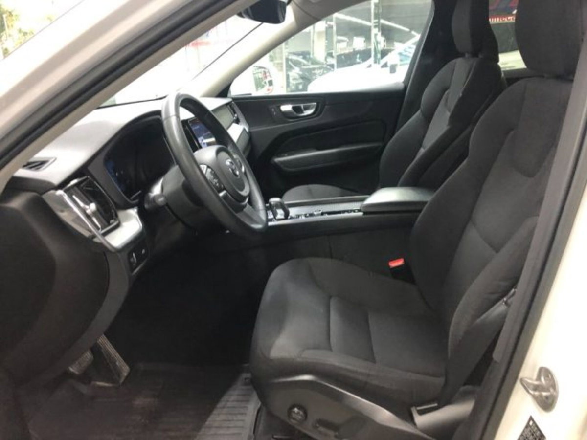 Volvo XC60 B4 automatico Core (13)
