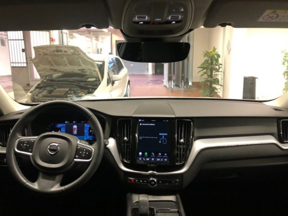 Volvo XC60 B4 automatico Core (18)