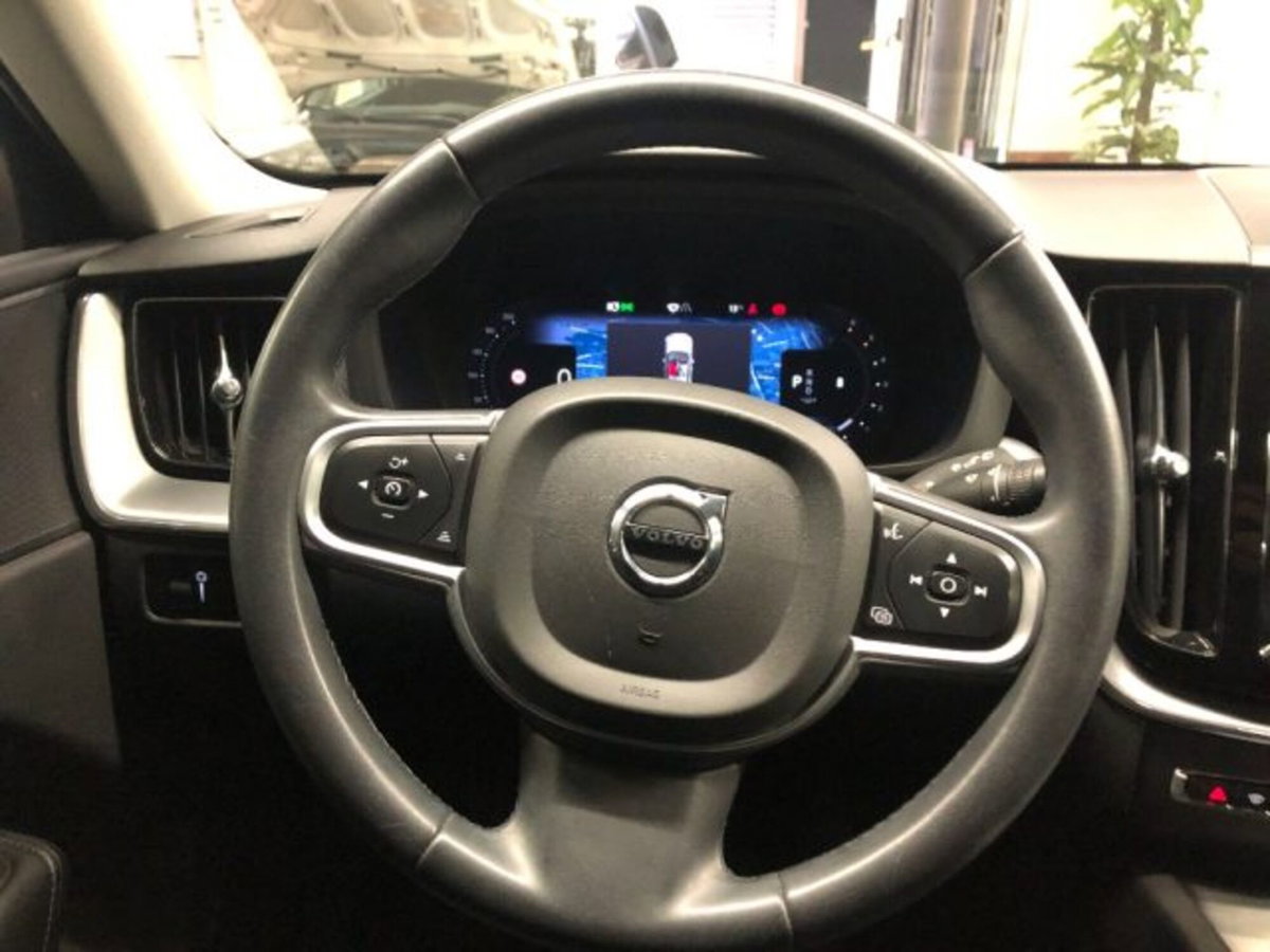 Volvo XC60 B4 automatico Core (19)