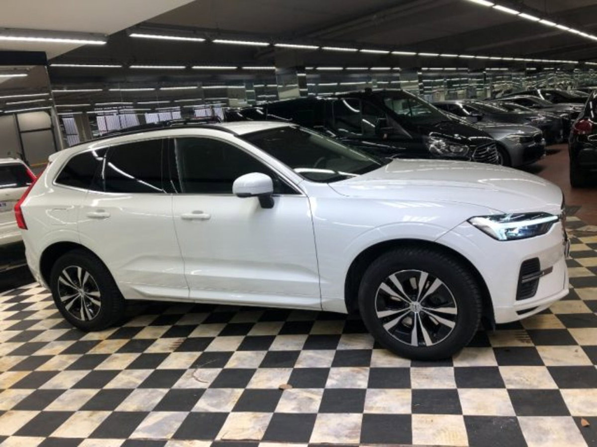 Volvo XC60 B4 automatico Core (8)