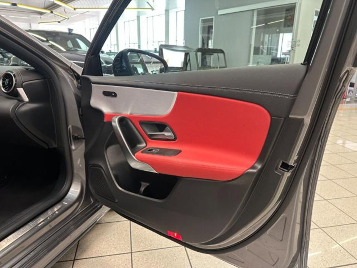 Mercedes-Benz Classe A 200 Sport (15)
