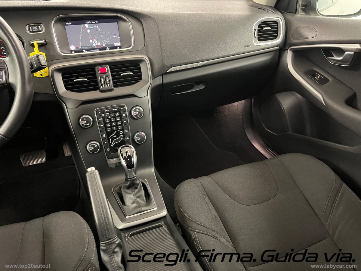 Volvo V40 Cross Country D2 Geartronic Business (10)