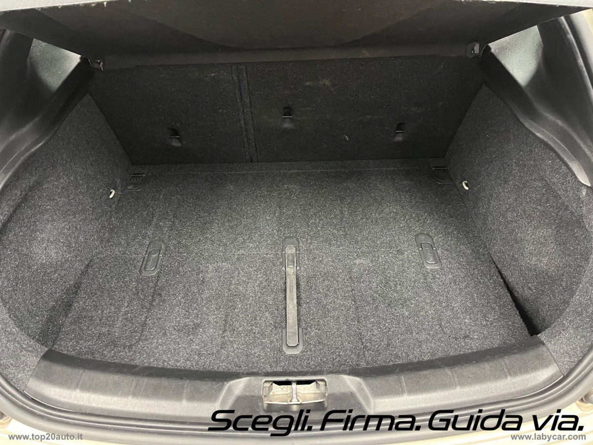 Volvo V40 Cross Country D2 Geartronic Business (12)