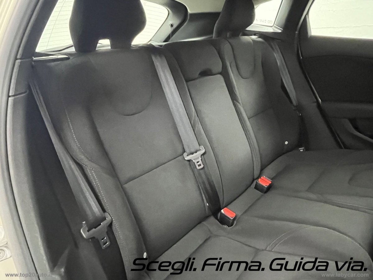 Volvo V40 Cross Country D2 Geartronic Business (13)