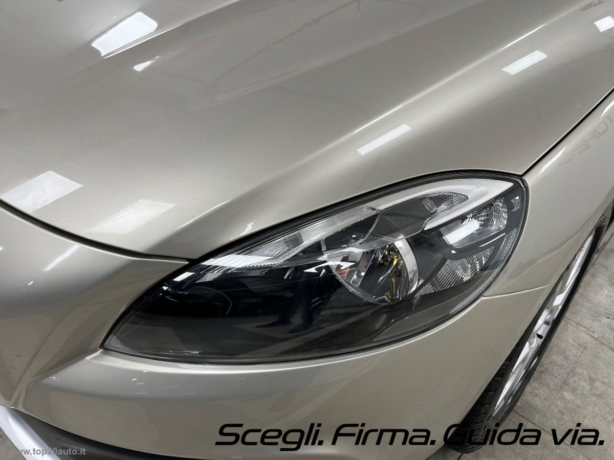 Volvo V40 Cross Country D2 Geartronic Business (18)