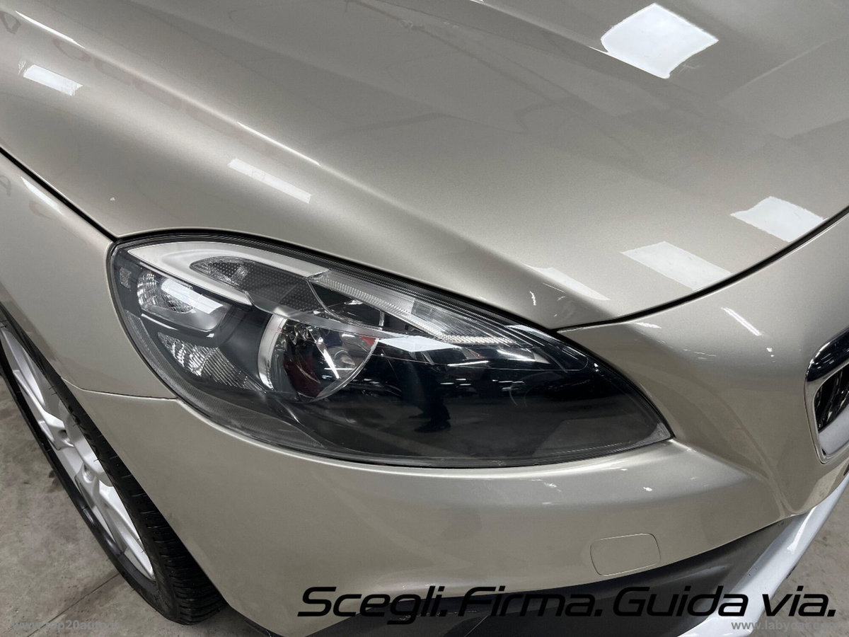 Volvo V40 Cross Country D2 Geartronic Business (19)