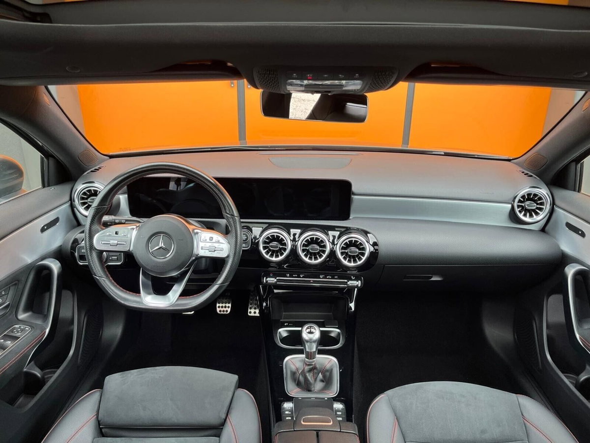 Mercedes-Benz Classe A 180 d Premium (11)