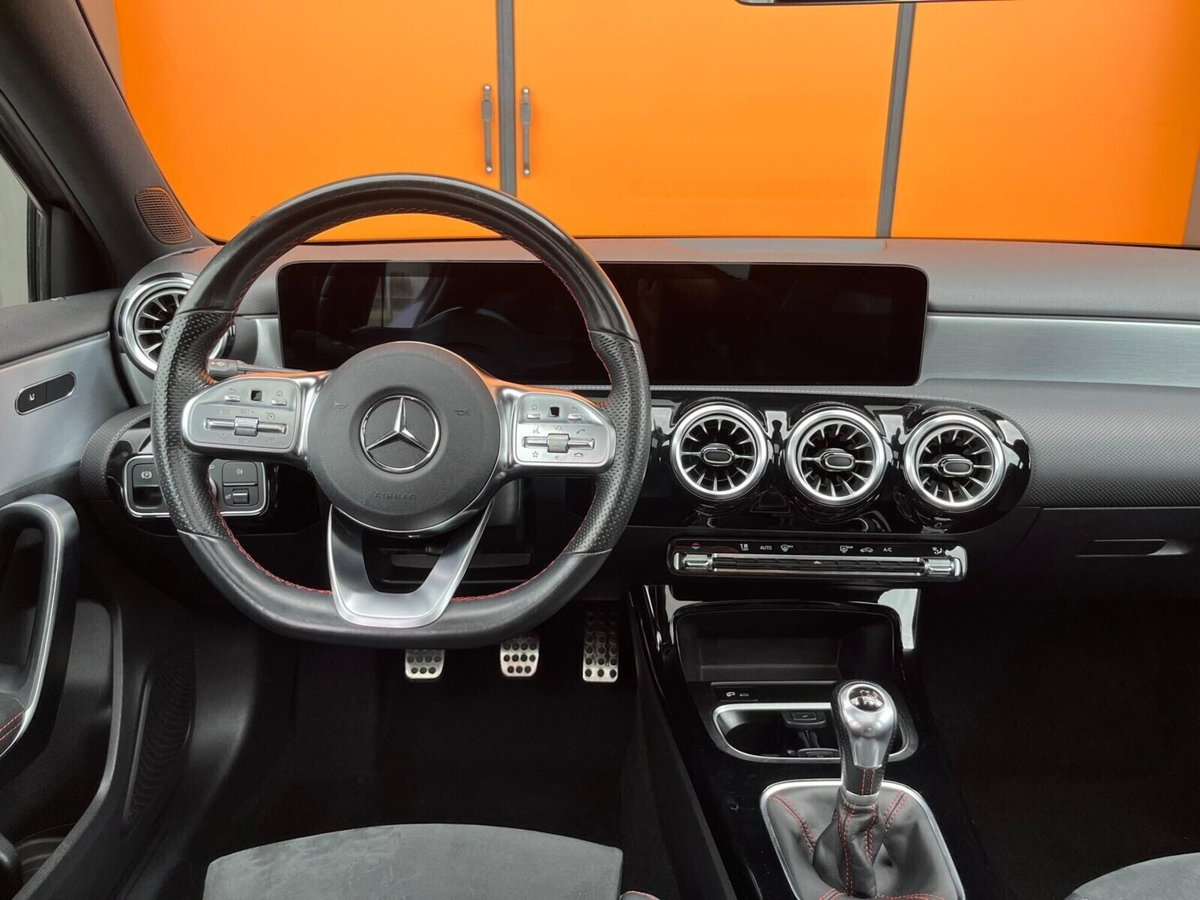 Mercedes-Benz Classe A 180 d Premium (12)
