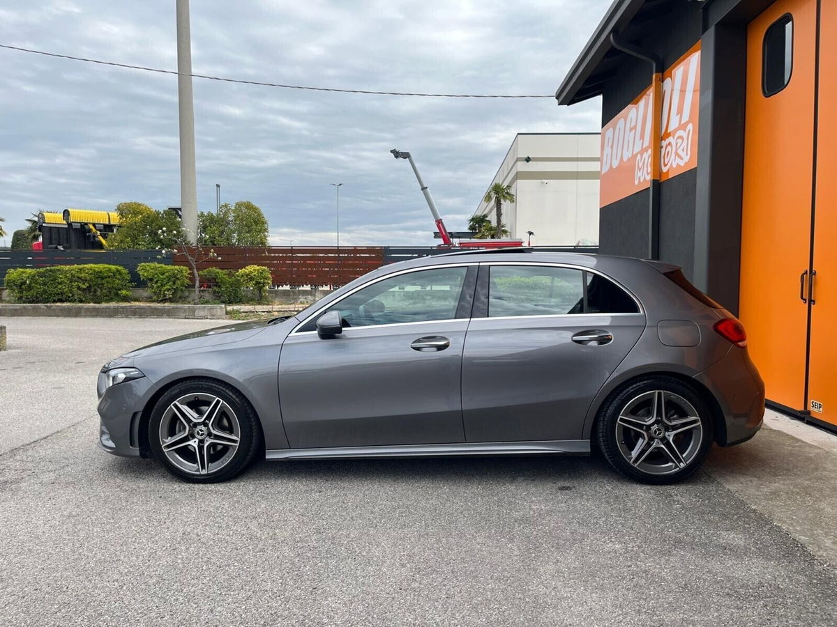 Mercedes-Benz Classe A 180 d Premium (4)