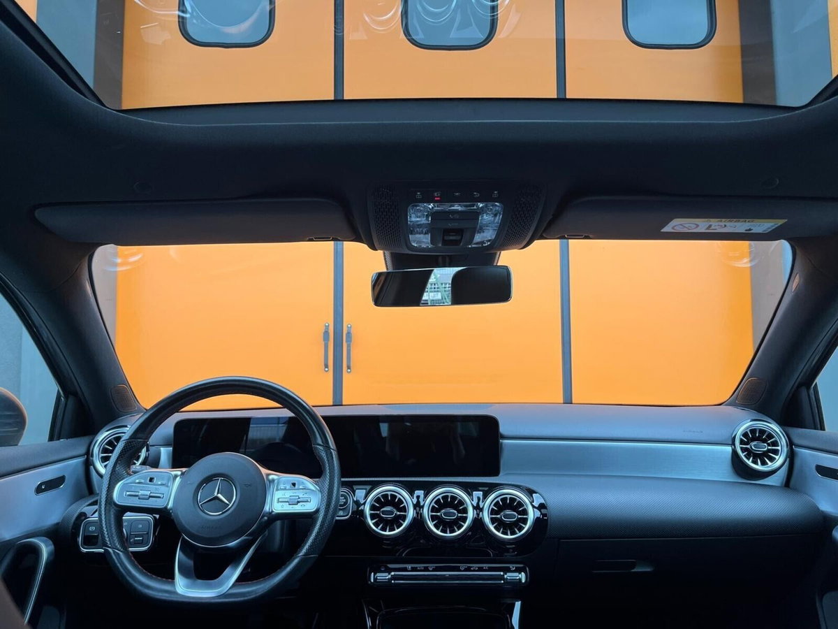 Mercedes-Benz Classe A 180 d Premium (7)