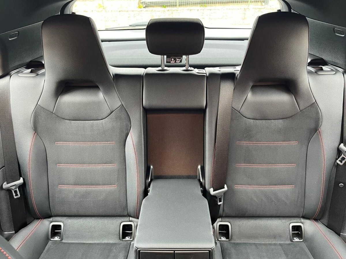Mercedes-Benz Classe A 180 d Premium (8)