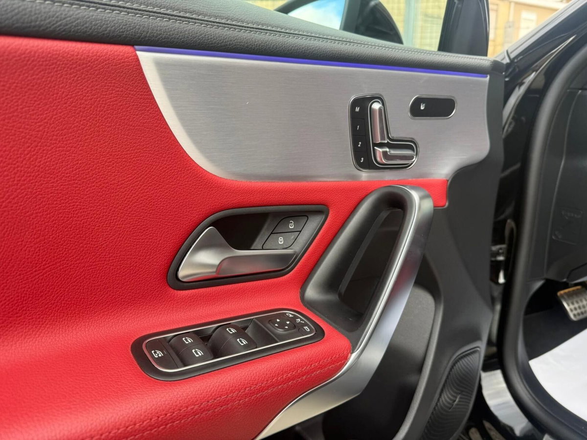 Mercedes-Benz Classe A 200 d Automatic Premium (14)