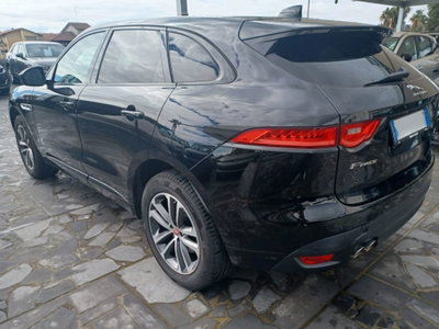 Jaguar F-Pace 2.0 D 180 CV AWD Portfolio (6)