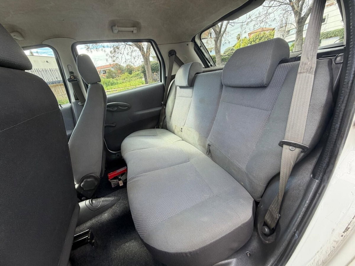Fiat Punto 1.9 JTD 5 porte Active (11)