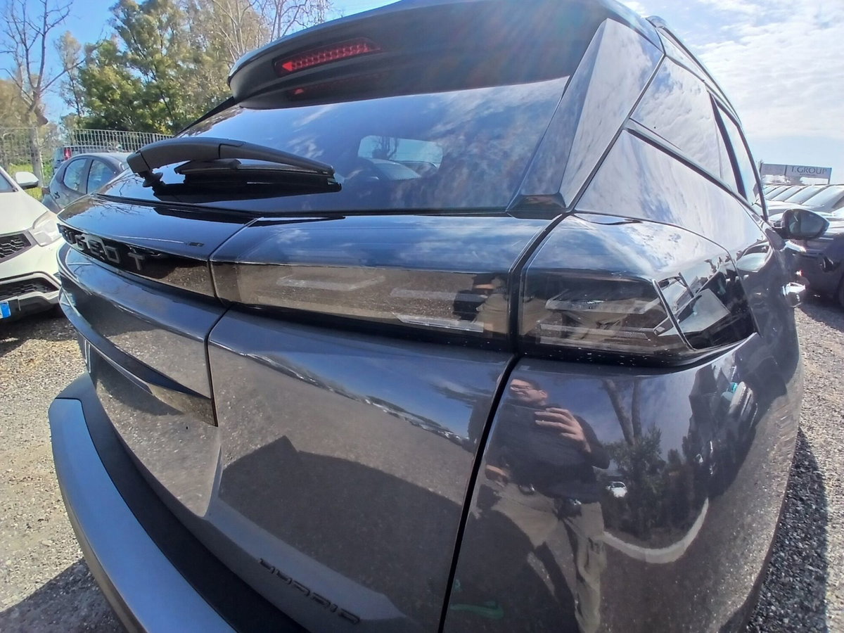 Peugeot 2008 1.2 hybrid Allure 145cv e-dcs6 (14)