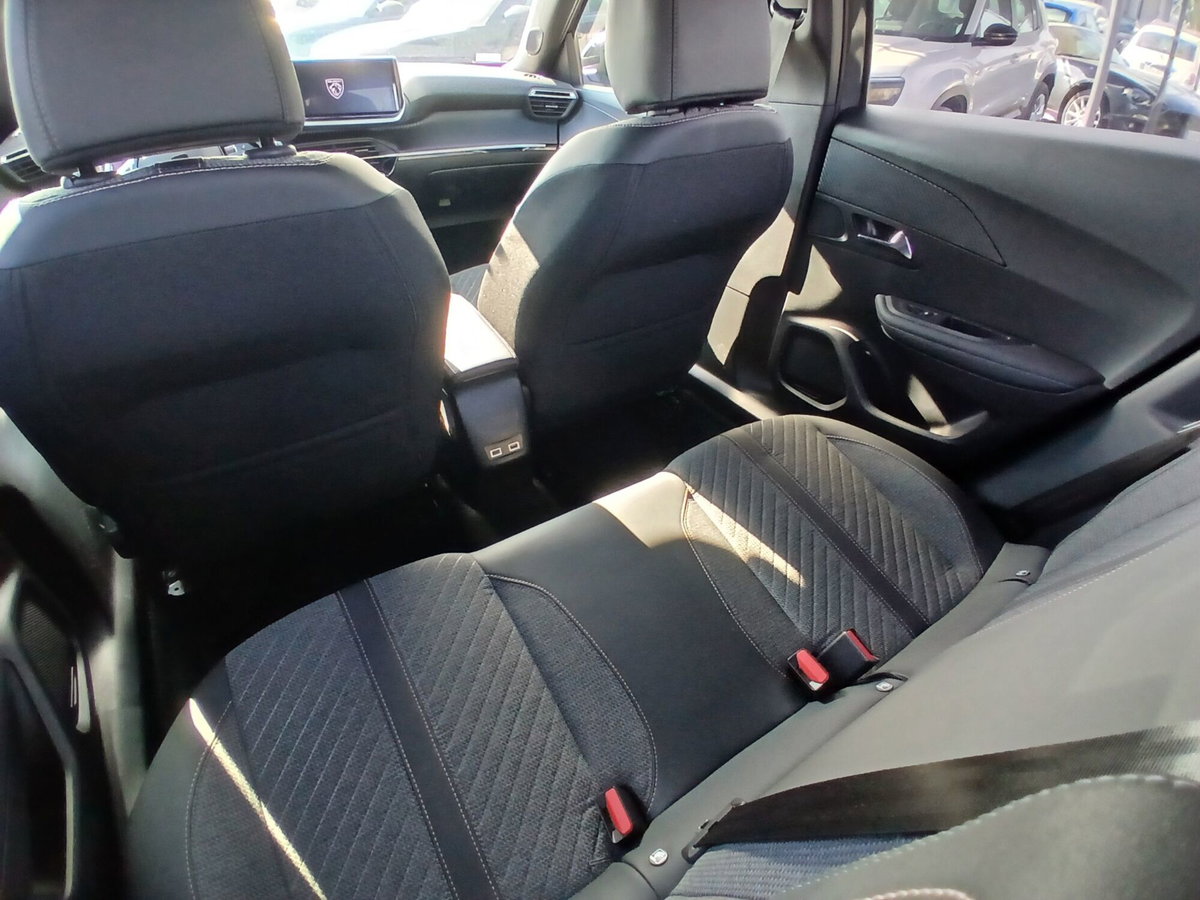 Peugeot 2008 1.2 hybrid Allure 145cv e-dcs6 (18)