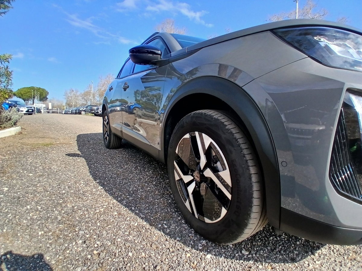 Peugeot 2008 1.2 hybrid Allure 145cv e-dcs6 (9)