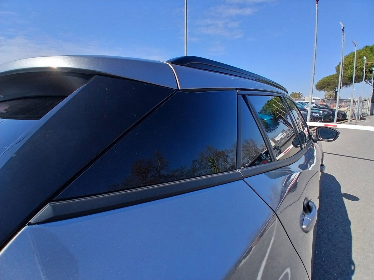 Peugeot 2008 1.2 turbo Allure 100cv (12)