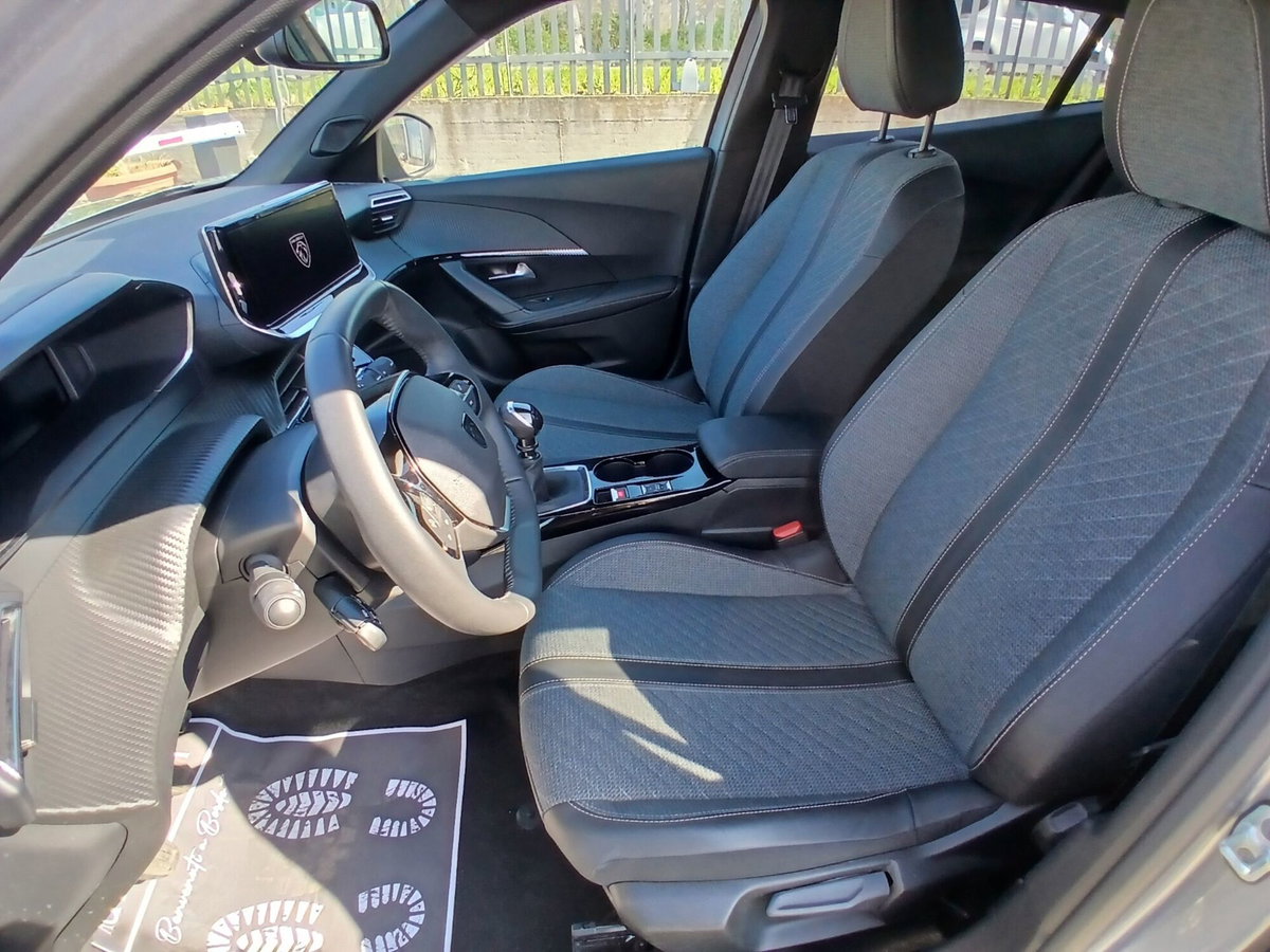 Peugeot 2008 1.2 turbo Allure 100cv (19)