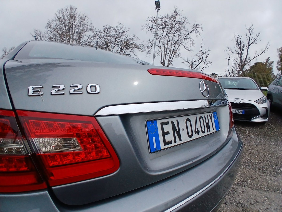 Mercedes-Benz Classe E Coupé 220 CDI Coupé BlueEFFICIENCY (14)