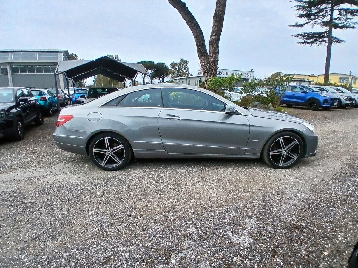 Mercedes-Benz Classe E Coupé 220 CDI Coupé BlueEFFICIENCY (4)