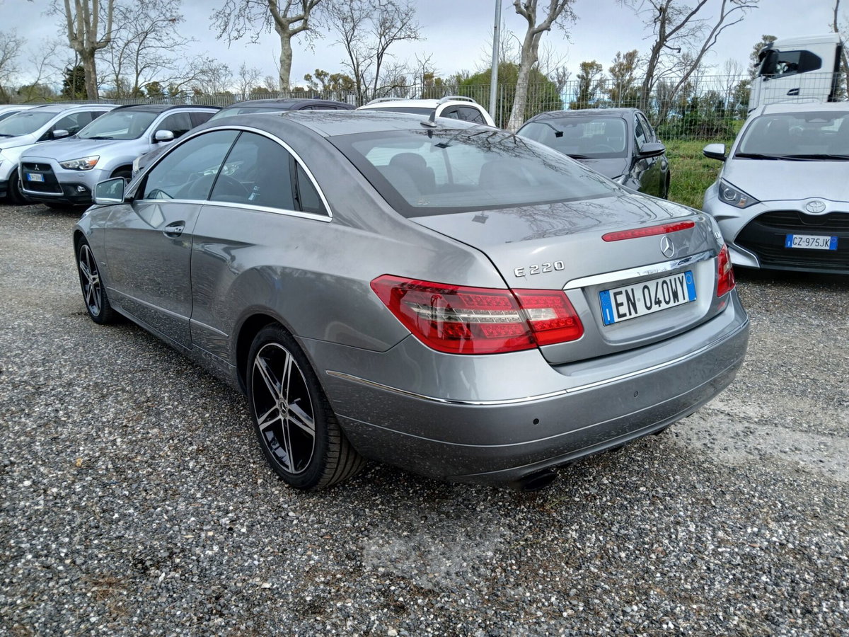 Mercedes-Benz Classe E Coupé 220 CDI Coupé BlueEFFICIENCY (7)