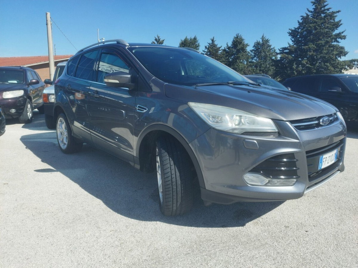 Ford Kuga 2.0 TDCI 163 CV 4WD Powershift Titanium (2)