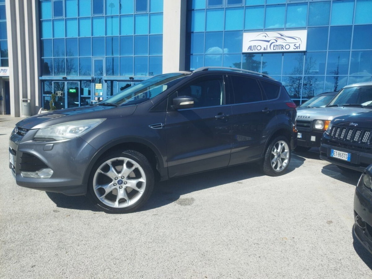 Ford Kuga 2.0 TDCI 163 CV 4WD Powershift Titanium (4)