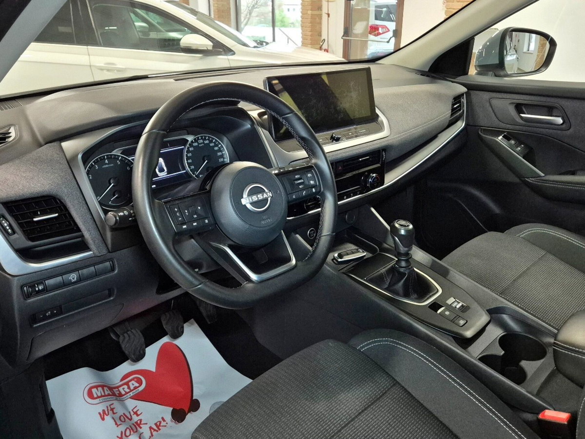 Nissan Qashqai 1.3 mhev Acenta 2wd 140cv (4)